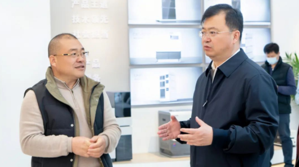 青島市嶗山區(qū)區(qū)長楊克敏帶隊(duì)工信局、統(tǒng)計局領(lǐng)導(dǎo)到訪盛瀚調(diào)研指導(dǎo)